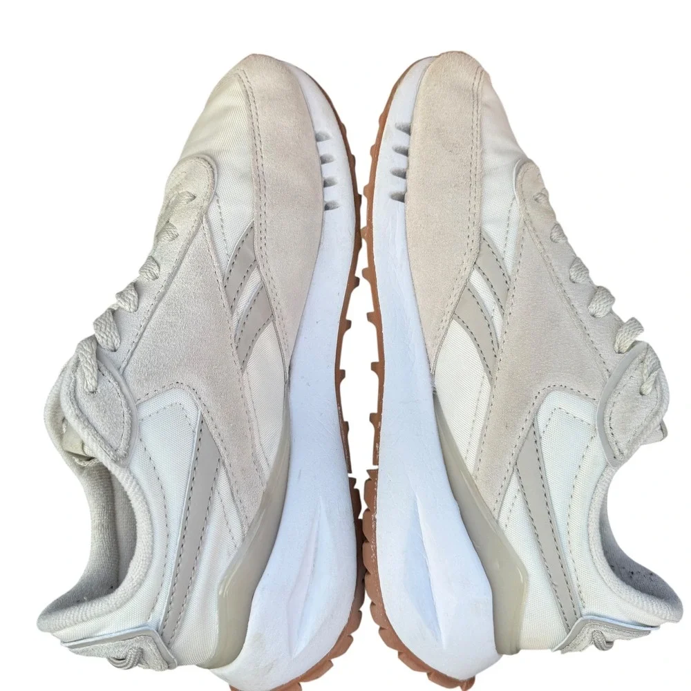 Reebok Galaxy 10 Women's Size 7 Beige Suede Running Shoes Ortholite Gum Sole